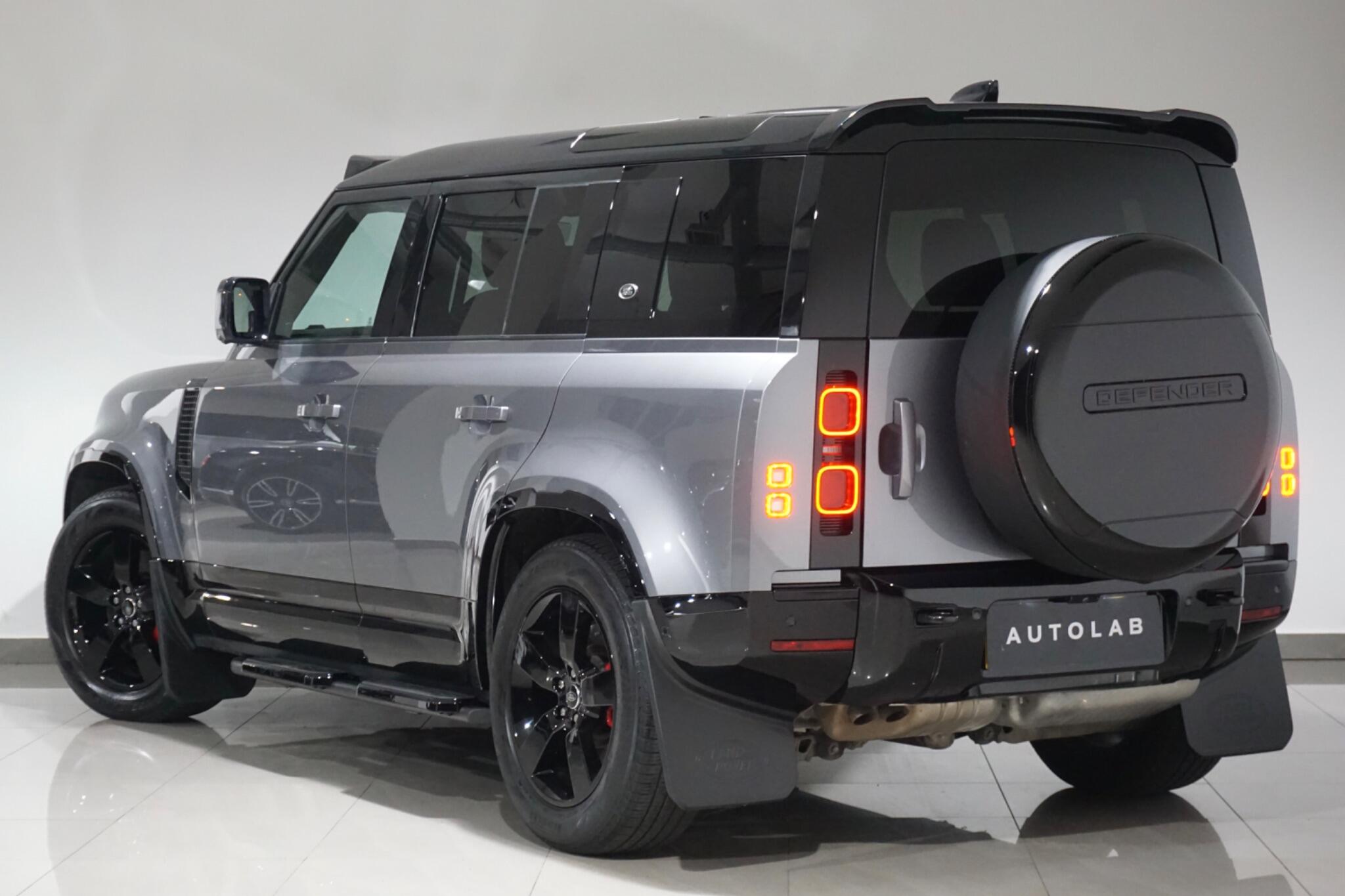 Land Rover Defender 110 3.0 D300 MHEV X-Dynamic SE SUV 5dr Diesel Auto 4WD Euro 6 (s/s) (300 ps)